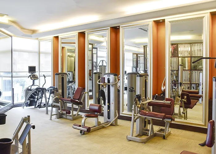 Hilton Grande Asoke 5*