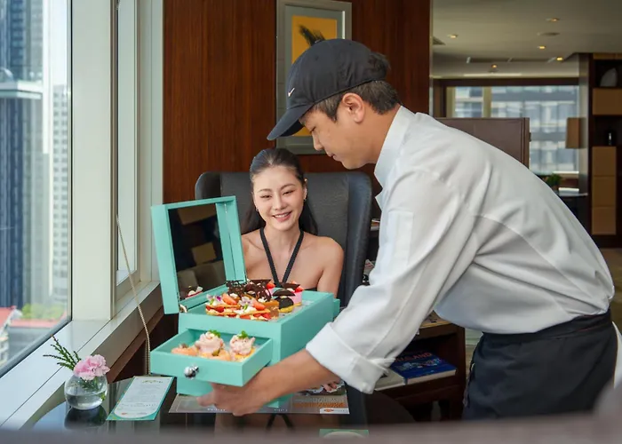 Hilton Grande Asoke 5*